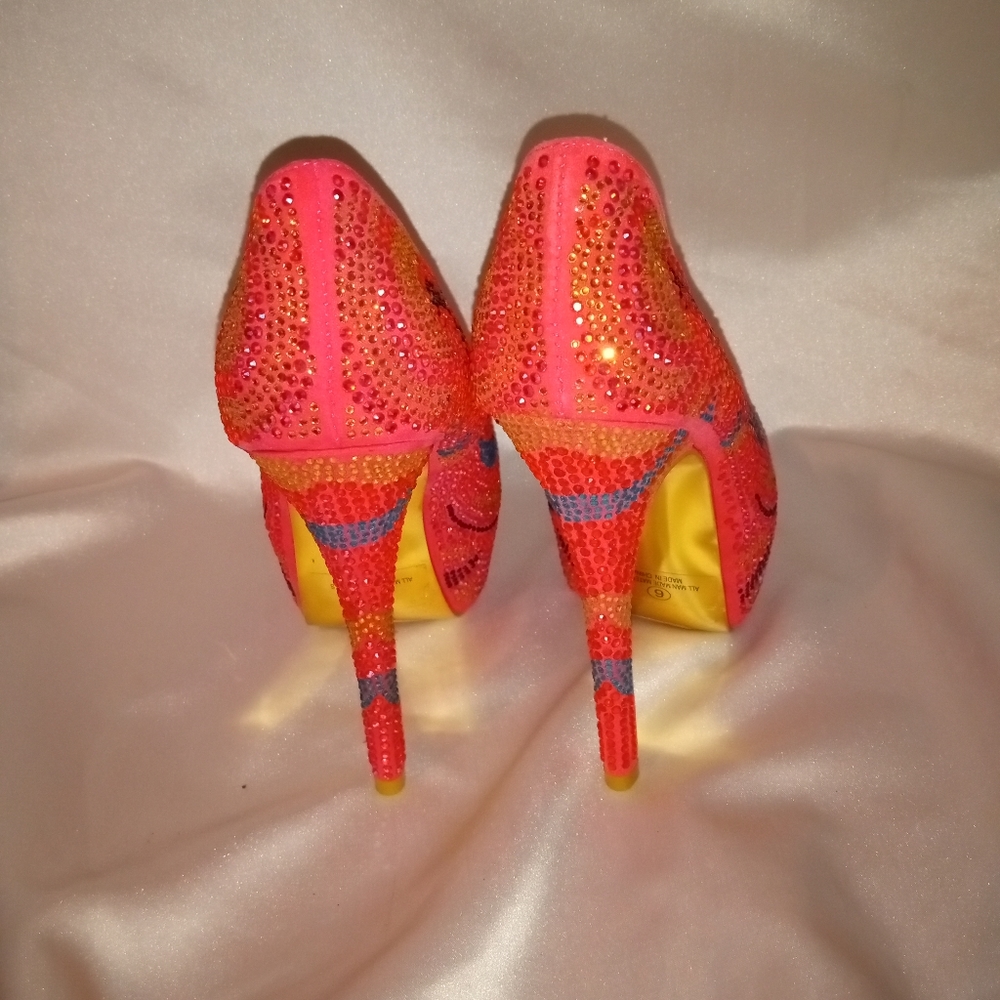 Heels - Picture 4 of 6